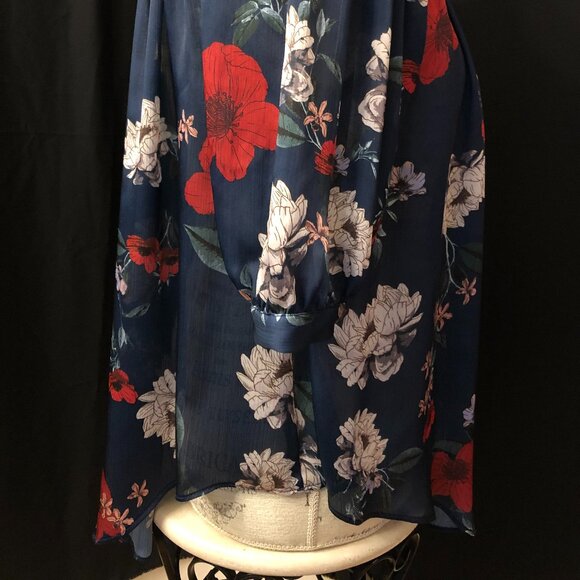 H&M Pretty Silky Feel Blouse: Size S/M - Picture 6 of 10